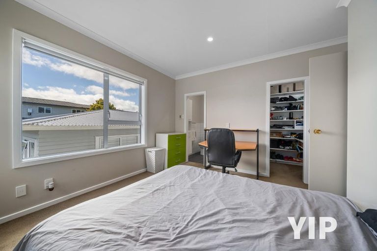 Photo of property in 15 Robert Street, Newlands, Wellington, 6037