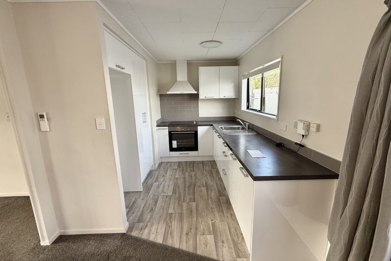 Photo of property in 1/18 Waiari Road, Conifer Grove, Takanini, 2112