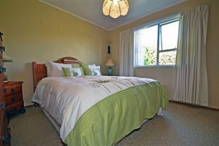 Photo of property in 7 Pipitea Place, Massey, Auckland, 0614