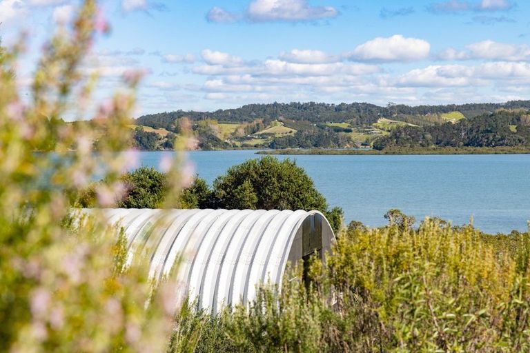 Photo of property in 68 Goodall Road, Snells Beach, 0920