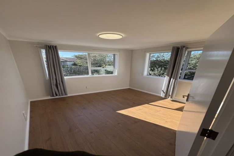 Photo of property in 16 Newham Place, Henderson, Auckland, 0612