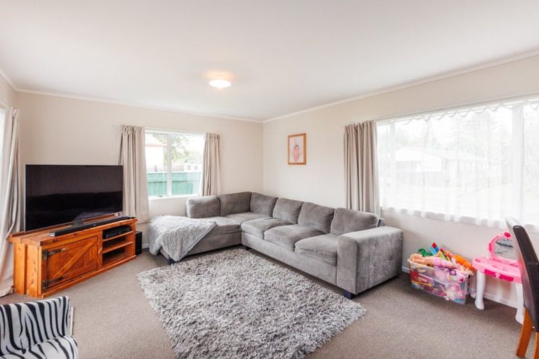 Photo of property in 28a Chatsworth Place, Highbury, Palmerston North, 4412