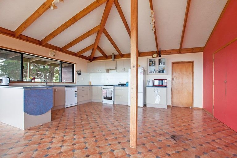 Photo of property in 21 Spicer Road, Cable Bay, 0420