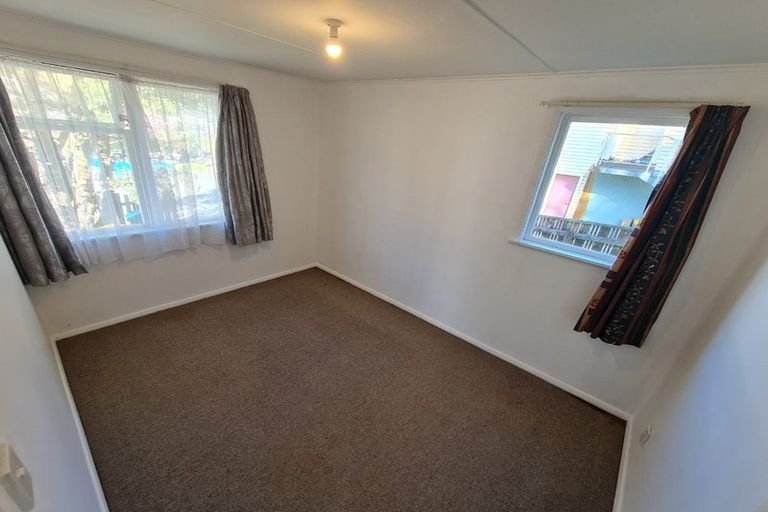Photo of property in 195 Sievers Grove, Cannons Creek, Porirua, 5024