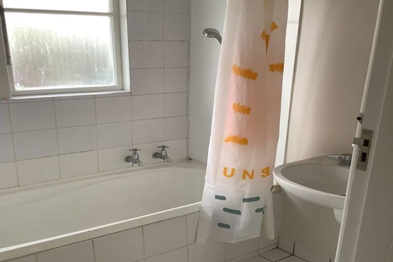 Photo of property in 18 Avonhead Road, Avonhead, Christchurch, 8042