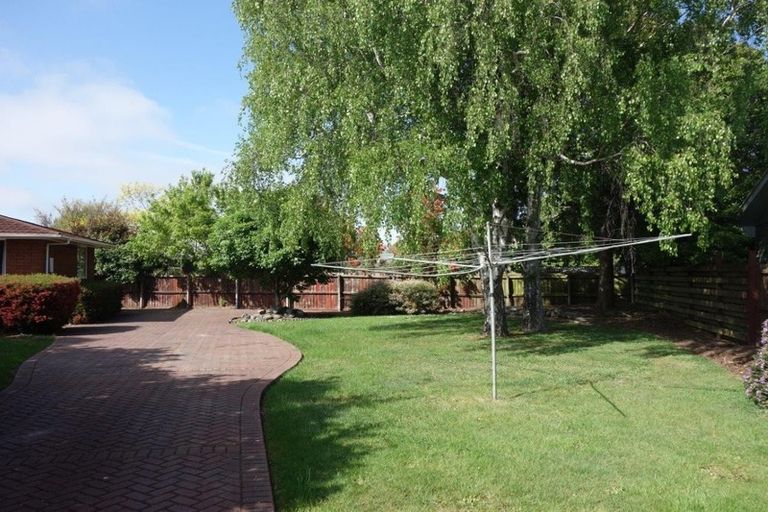 Photo of property in 42 Fovant Street, Russley, Christchurch, 8042