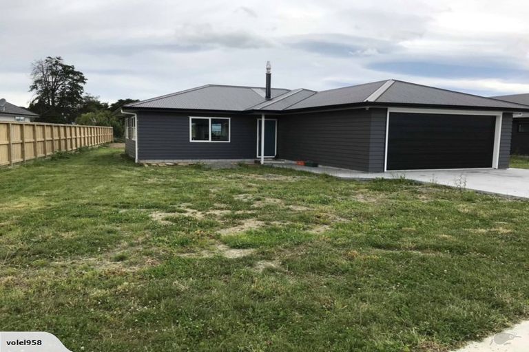 Photo of property in 38 Feist Street, Carterton, 5713