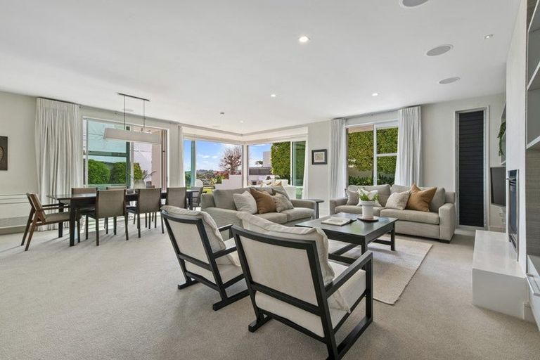 Photo of property in 8/258 Hurstmere Road, Takapuna, Auckland, 0622