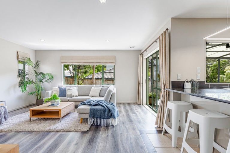 Photo of property in 12 Kunzea Place, Greenhithe, Auckland, 0632