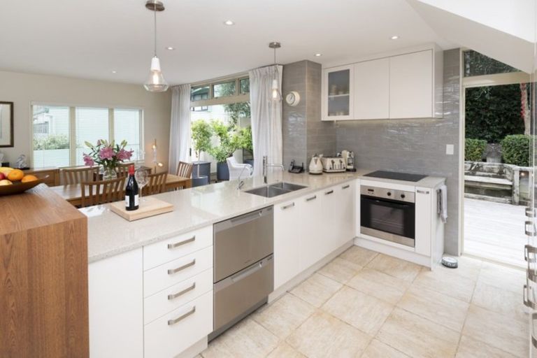 Photo of property in 22a Morrow Avenue, Bucklands Beach, Auckland, 2012