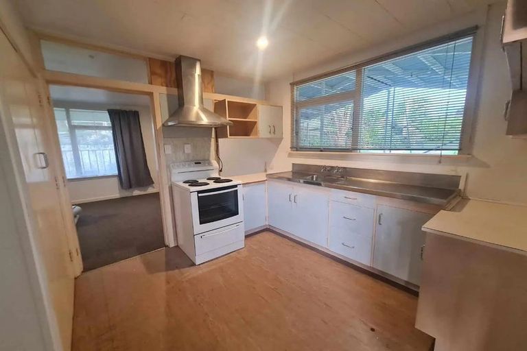 Photo of property in 32ab Old South Road, Okato, 4335