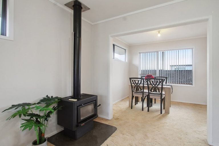 Photo of property in 1/78 Bentley Avenue, Glenfield, Auckland, 0629