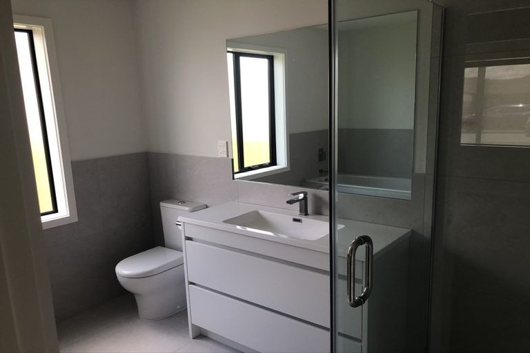 Photo of property in 9 Davey Crescent, Orewa, 0931