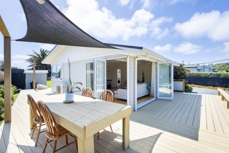 Photo of property in 3 Bayly Street, Baylys Beach, Dargaville, 0377