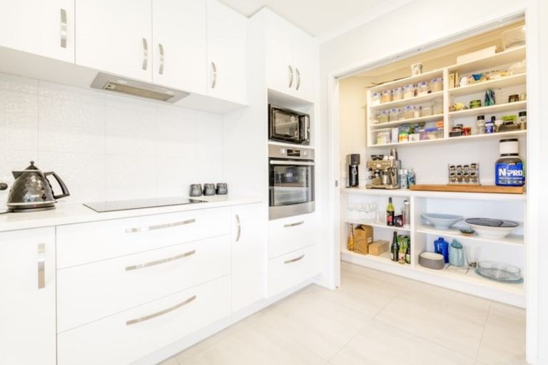 Photo of property in 9 Brian Cowley Place, Tuakau, 2121