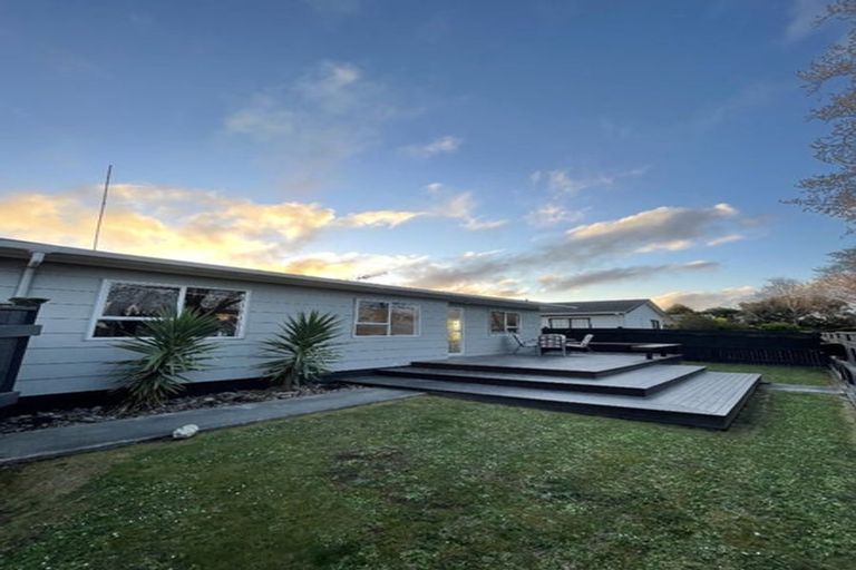 Photo of property in 38 Suzanne Grove, Kelvin Grove, Palmerston North, 4414