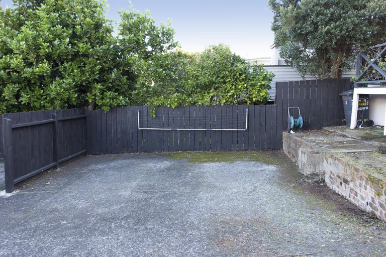 Photo of property in 12 Sefton Avenue, Grey Lynn, Auckland, 1021