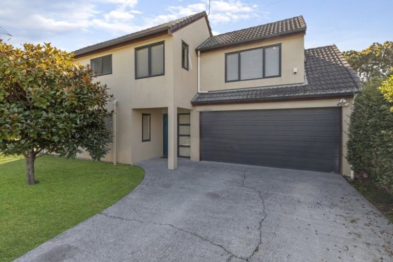 Photo of property in 2 Whitbourne Heights, Manurewa, Auckland, 2105
