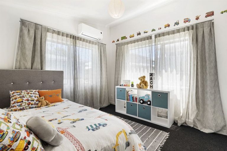 Photo of property in 7a Varlene Terrace, Forrest Hill, Auckland, 0620