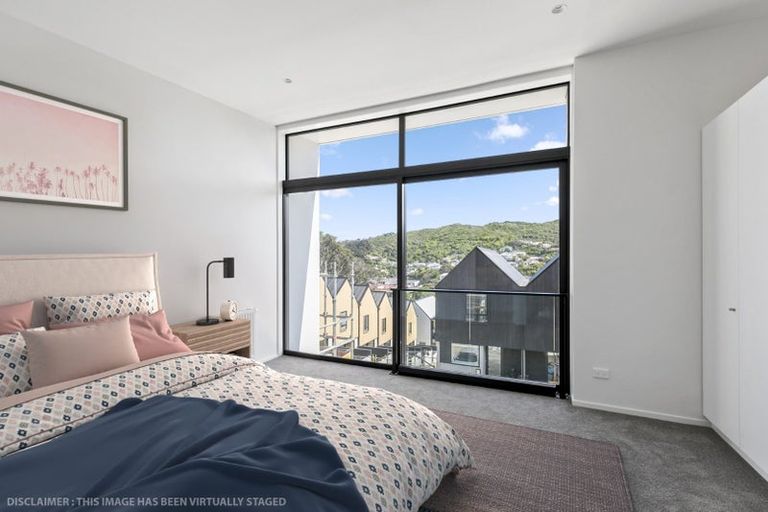 Photo of property in 17 Jean Caldwell Way, Island Bay, Wellington, 6023
