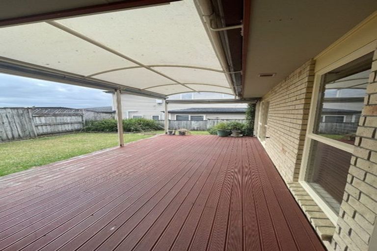 Photo of property in 37 Richfield Crescent, Westgate, Auckland, 0614