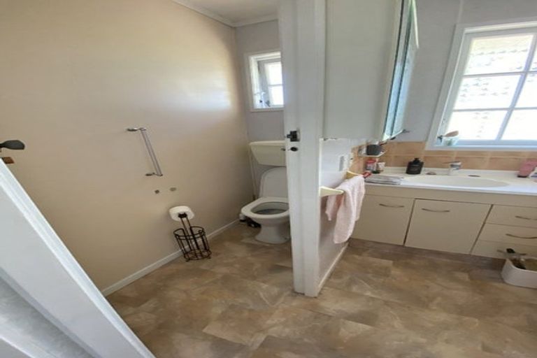 Photo of property in 111 Hinewa Road, Otumoetai, Tauranga, 3110