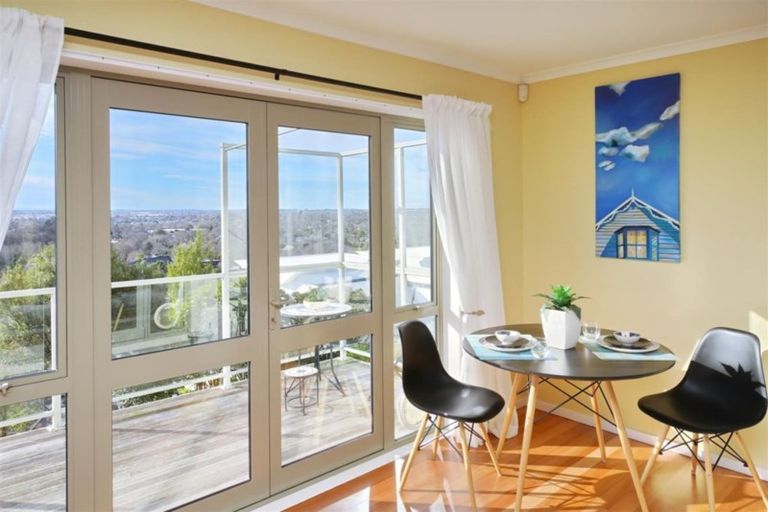 Photo of property in 18 Overdale Drive, Cashmere, Christchurch, 8022