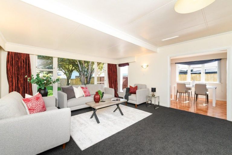 Photo of property in 11 Kent Crescent, Awapuni, Palmerston North, 4412