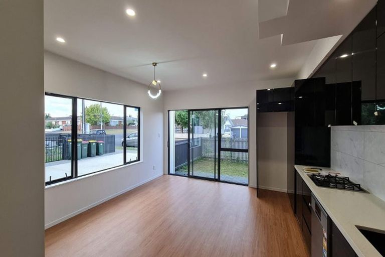 Photo of property in 1 Pasla Close, Papakura, 2110