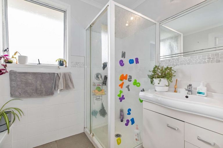 Photo of property in 26 Sunline Avenue, Massey, Auckland, 0614