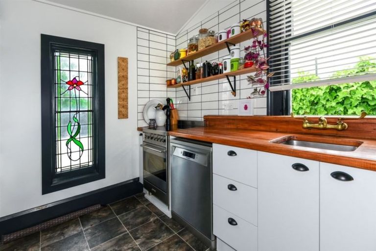 Photo of property in 12 Tyrone Street, Belfast, Christchurch, 8051