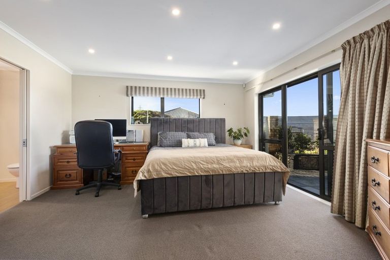 Photo of property in 55 Percy Kinsman Crescent, Riverstone Terraces, Upper Hutt, 5018