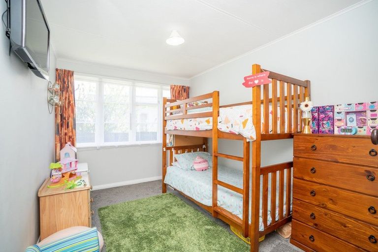 Photo of property in 24 Seddon Street, Takaro, Palmerston North, 4412