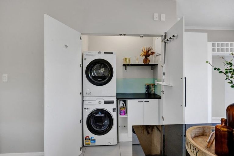 Photo of property in 110 Manawapou Road, Hawera, 4610