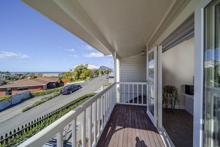 Photo of property in 3 Kavanagh Road, Hospital Hill, Napier, 4110