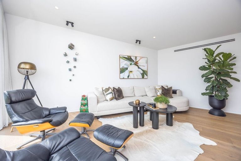 Photo of property in 43 Saint Andrews Terrace, St Andrews, Hamilton, 3200