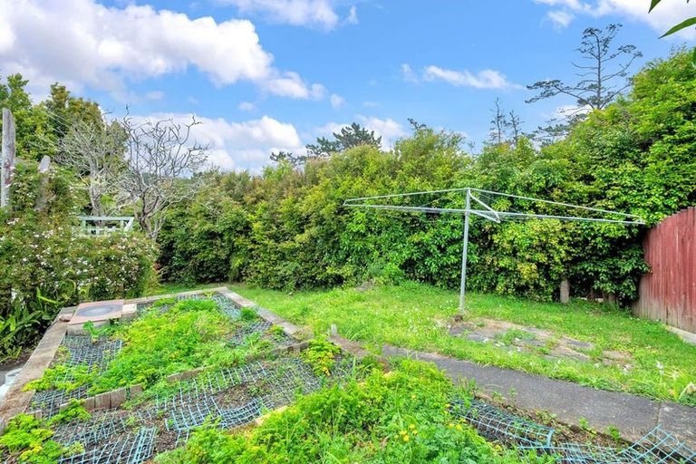 Photo of property in 1/6 Mcquoid Place, Glenfield, Auckland, 0629