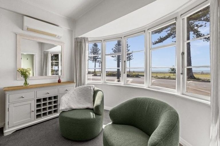 Photo of property in 4/541 Marine Parade, Napier South, Napier, 4110