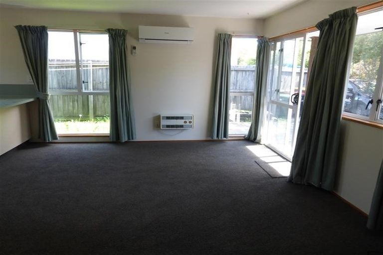 Photo of property in 3a Broadbent Street, Riccarton, Christchurch, 8041