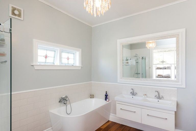 Photo of property in 89 Bridge Street, Bulls, 4818