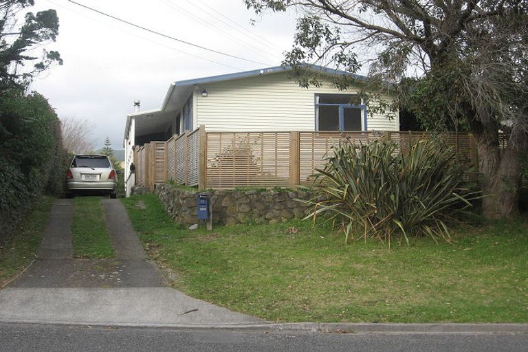 Photo of property in 80 Renown Road, Raumati South, Paraparaumu, 5032