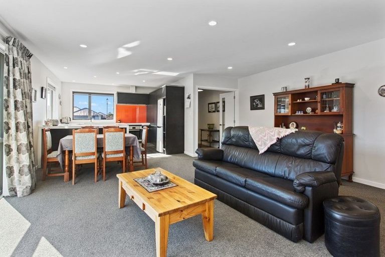 Photo of property in 20 Awa Place, Rangiora, 7400