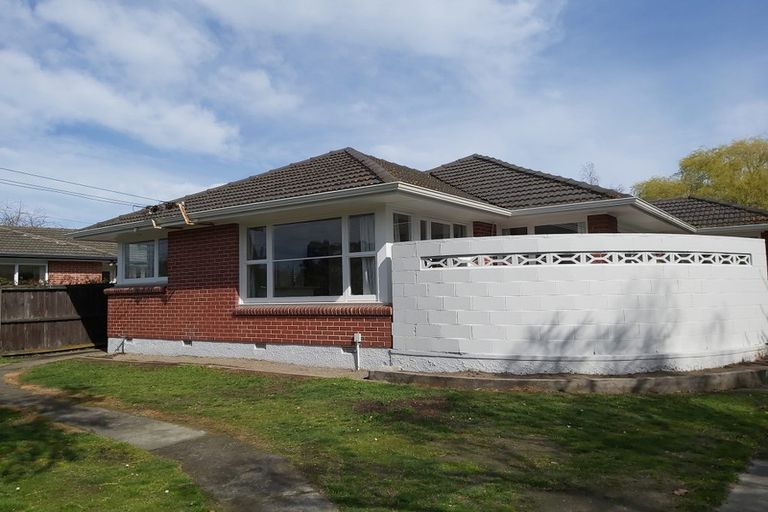 Photo of property in 35 Sevenoaks Drive, Bryndwr, Christchurch, 8053