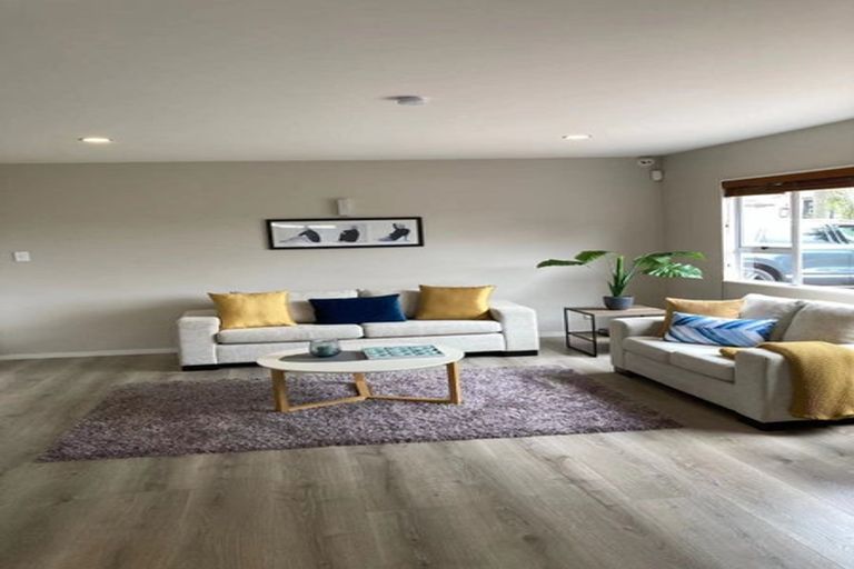 Photo of property in 313 Hobsonville Road, Hobsonville, Auckland, 0618