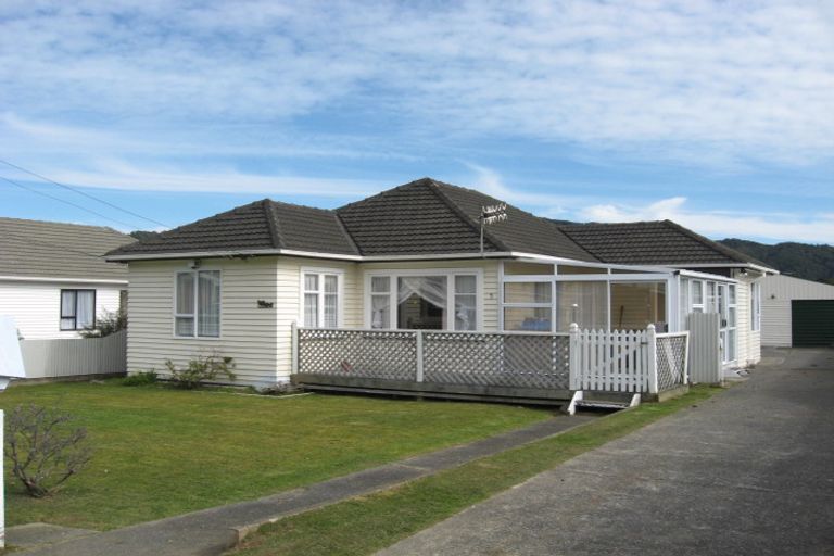 Photo of property in 5 Frederick Street, Wainuiomata, Lower Hutt, 5014