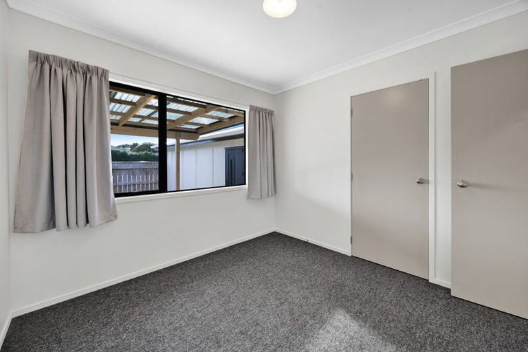 Photo of property in 25 Longfellow Road, Opunake, 4616