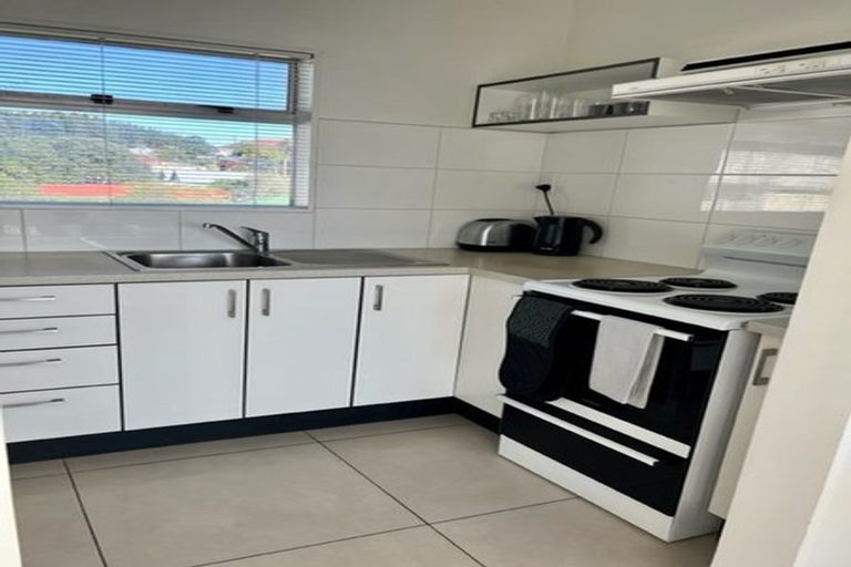 Photo of property in Beresford Apartments, 12/118 Russell Terrace, Berhampore, Wellington, 6023