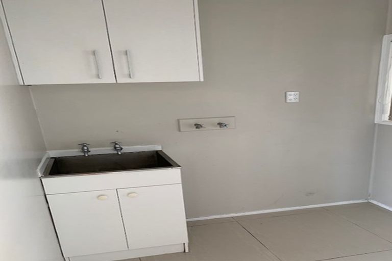 Photo of property in 19 Innismara Avenue, Wattle Downs, Auckland, 2103