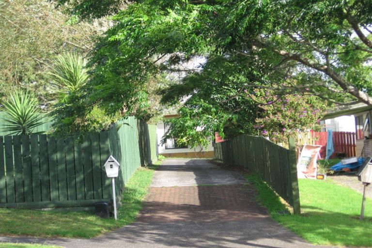 Photo of property in 4 Karepo Crescent, Ranui, Auckland, 0612