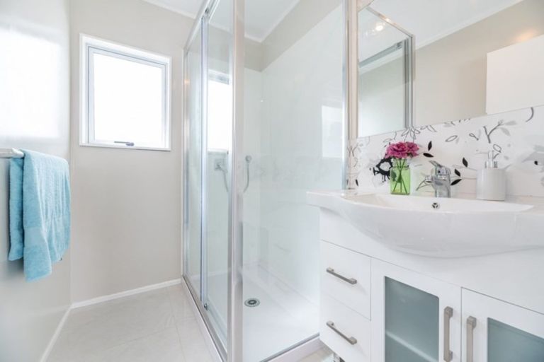 Photo of property in 122 Boundary Road, Clover Park, Auckland, 2019